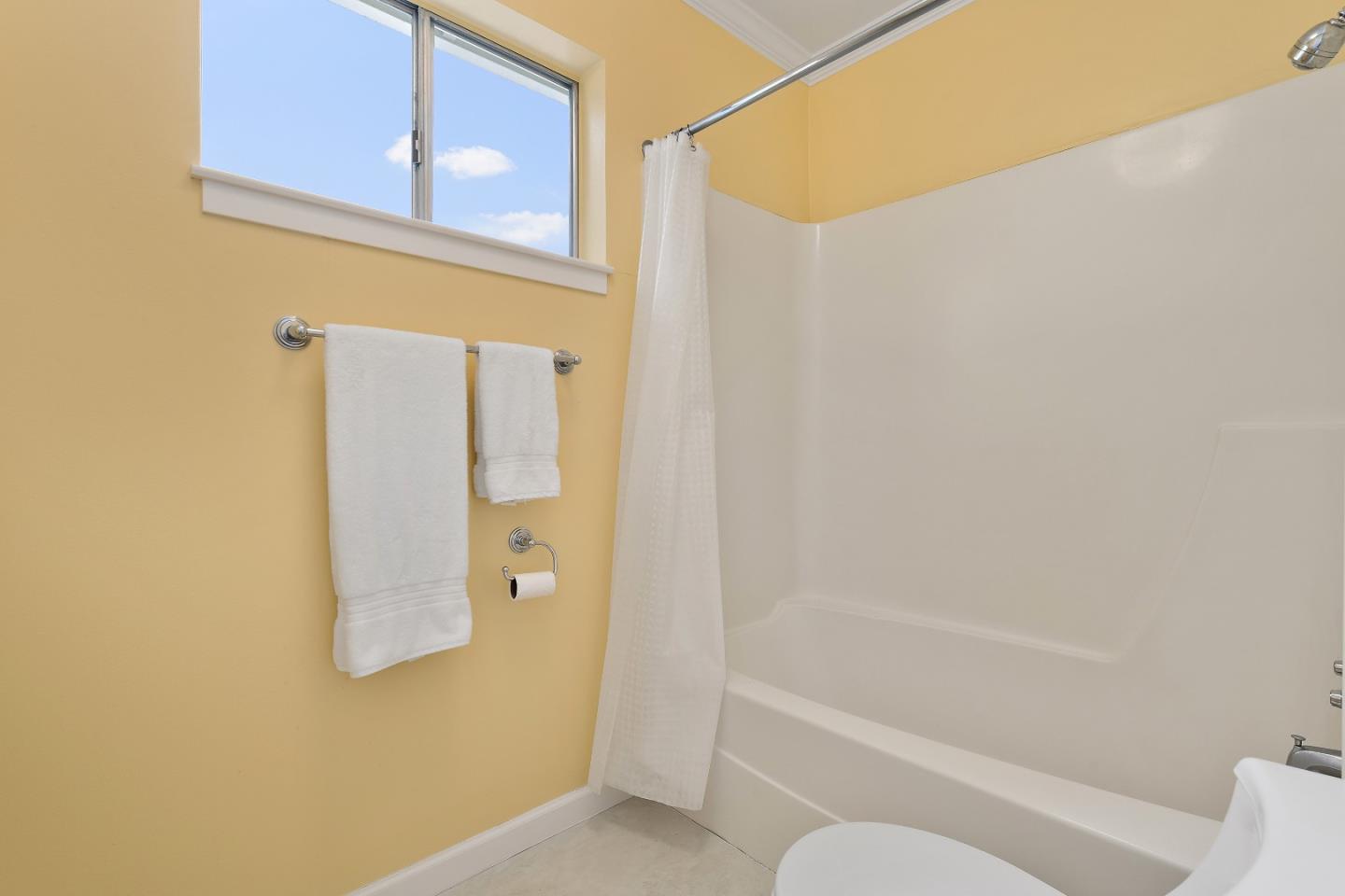 Detail Gallery Image 20 of 35 For 770 Mora Dr, Los Altos,  CA 94024 - 4 Beds | 2/1 Baths