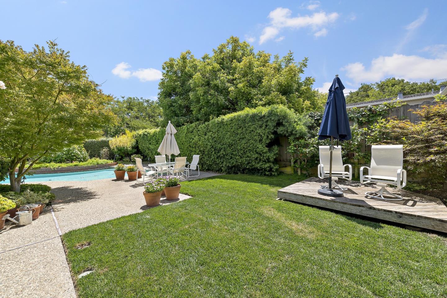 Detail Gallery Image 23 of 35 For 770 Mora Dr, Los Altos,  CA 94024 - 4 Beds | 2/1 Baths