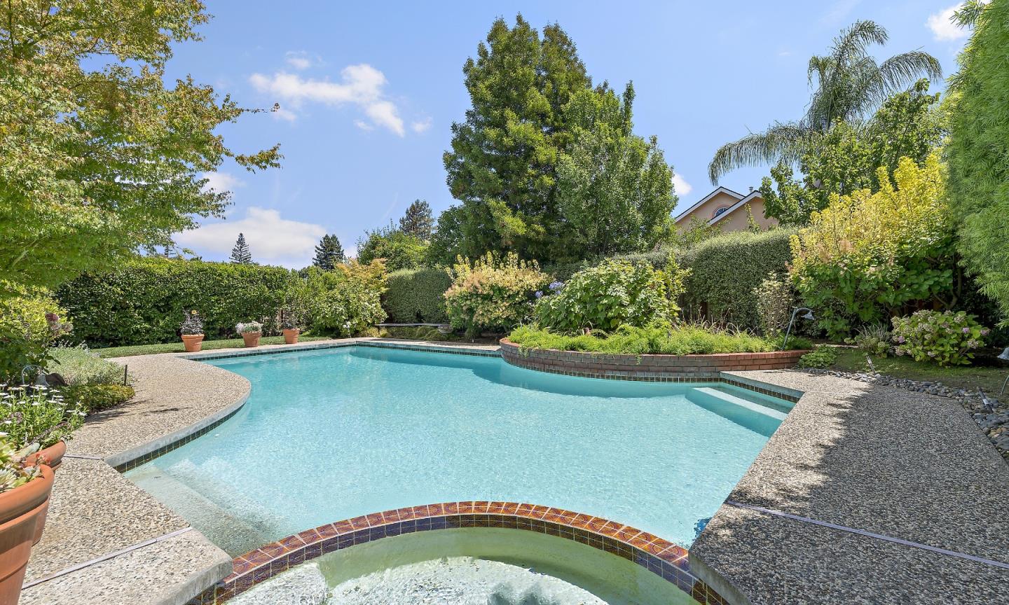 Detail Gallery Image 25 of 35 For 770 Mora Dr, Los Altos,  CA 94024 - 4 Beds | 2/1 Baths