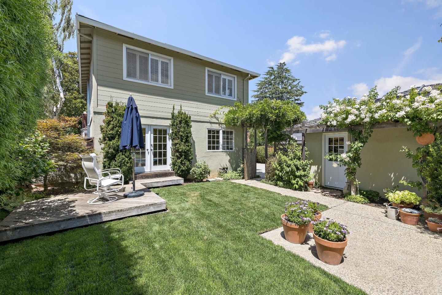 Detail Gallery Image 27 of 35 For 770 Mora Dr, Los Altos,  CA 94024 - 4 Beds | 2/1 Baths