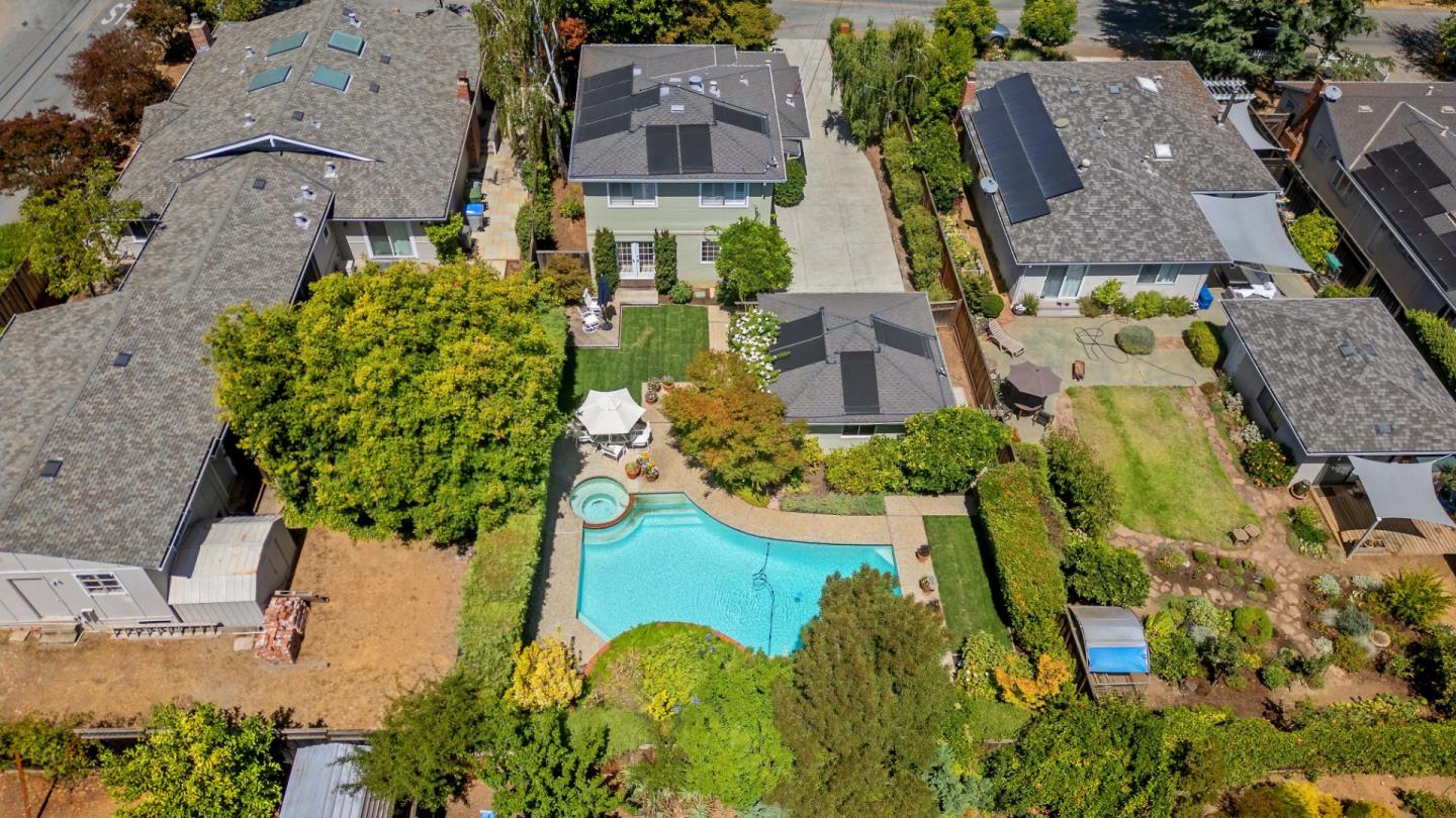 Detail Gallery Image 30 of 35 For 770 Mora Dr, Los Altos,  CA 94024 - 4 Beds | 2/1 Baths