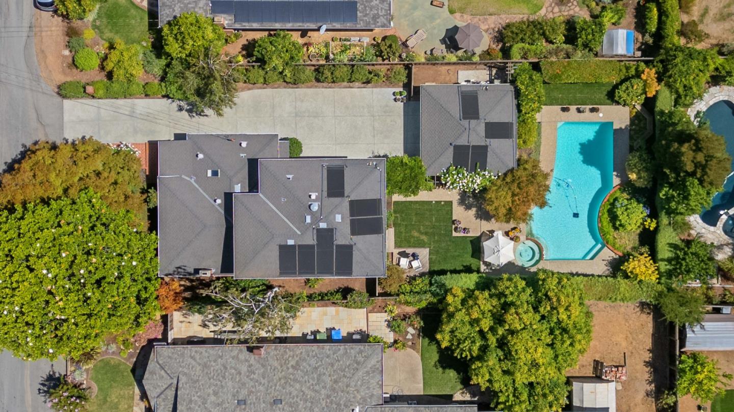 Detail Gallery Image 31 of 35 For 770 Mora Dr, Los Altos,  CA 94024 - 4 Beds | 2/1 Baths
