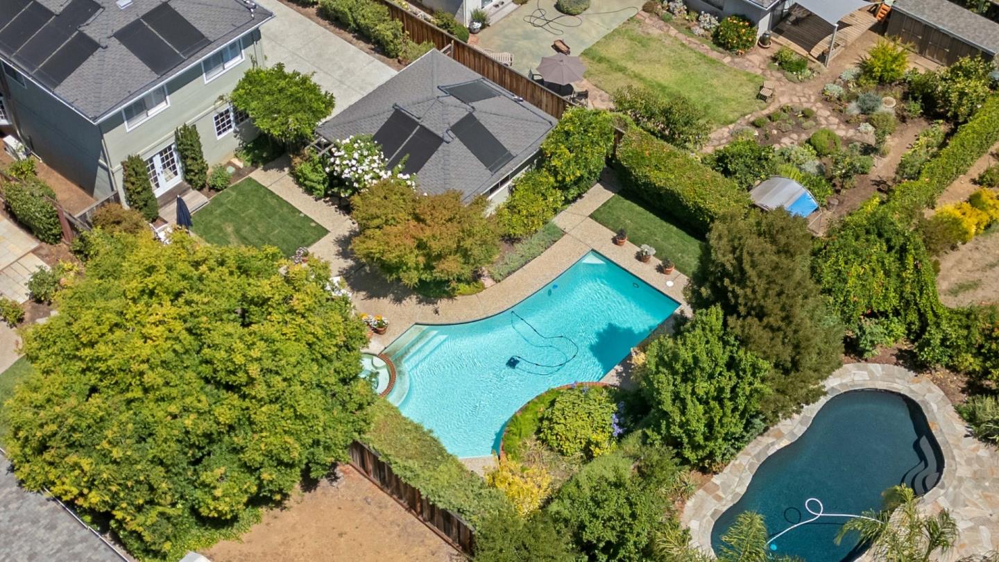 Detail Gallery Image 33 of 35 For 770 Mora Dr, Los Altos,  CA 94024 - 4 Beds | 2/1 Baths
