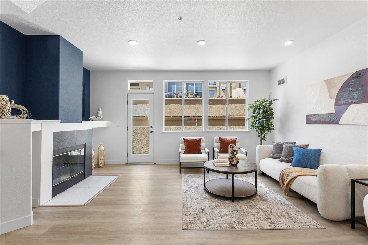 Detail Gallery Image 15 of 37 For 1690 Civic Center Dr #402,  Santa Clara,  CA 95050 - 2 Beds | 2/1 Baths