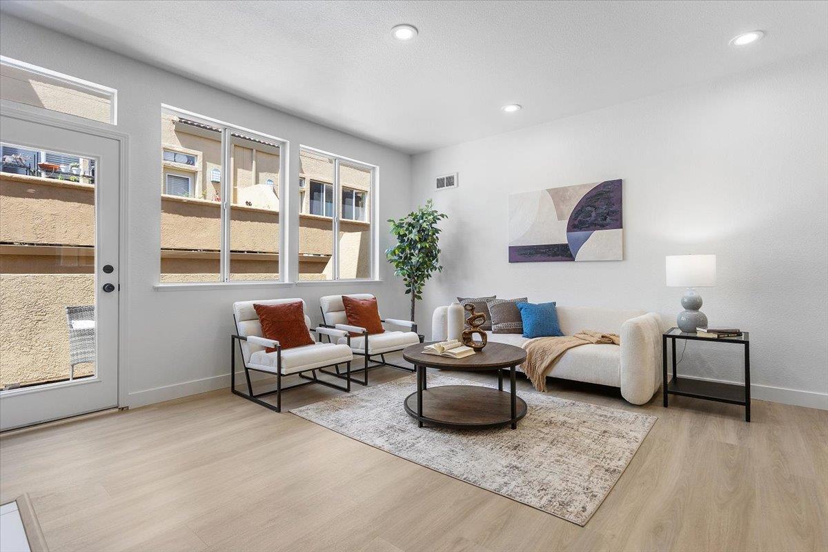 Detail Gallery Image 17 of 37 For 1690 Civic Center Dr #402,  Santa Clara,  CA 95050 - 2 Beds | 2/1 Baths