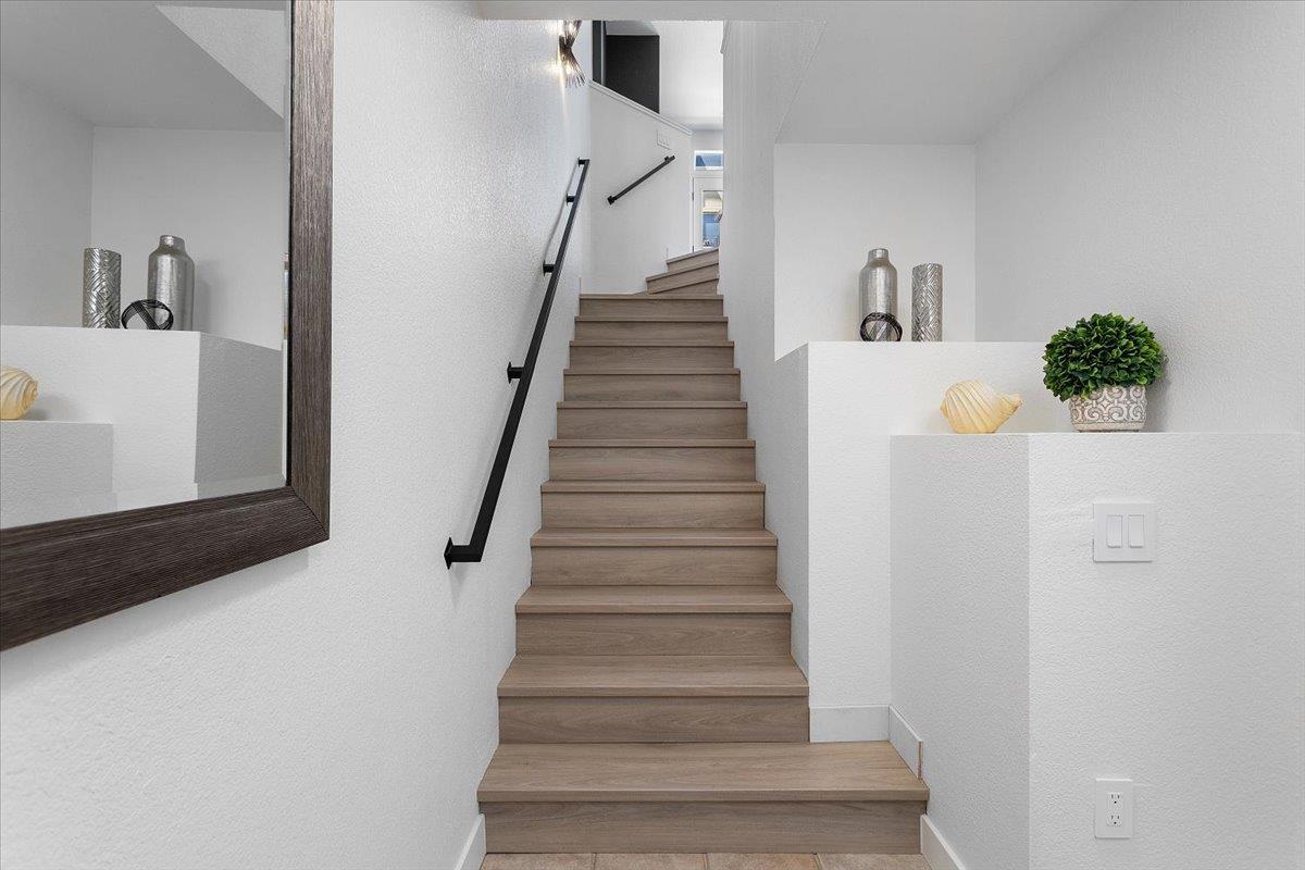 Detail Gallery Image 31 of 37 For 1690 Civic Center Dr #402,  Santa Clara,  CA 95050 - 2 Beds | 2/1 Baths
