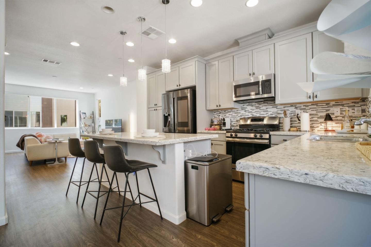 Detail Gallery Image 10 of 34 For 323 Flinder Pl, San Jose,  CA 95123 - 3 Beds | 2/2 Baths