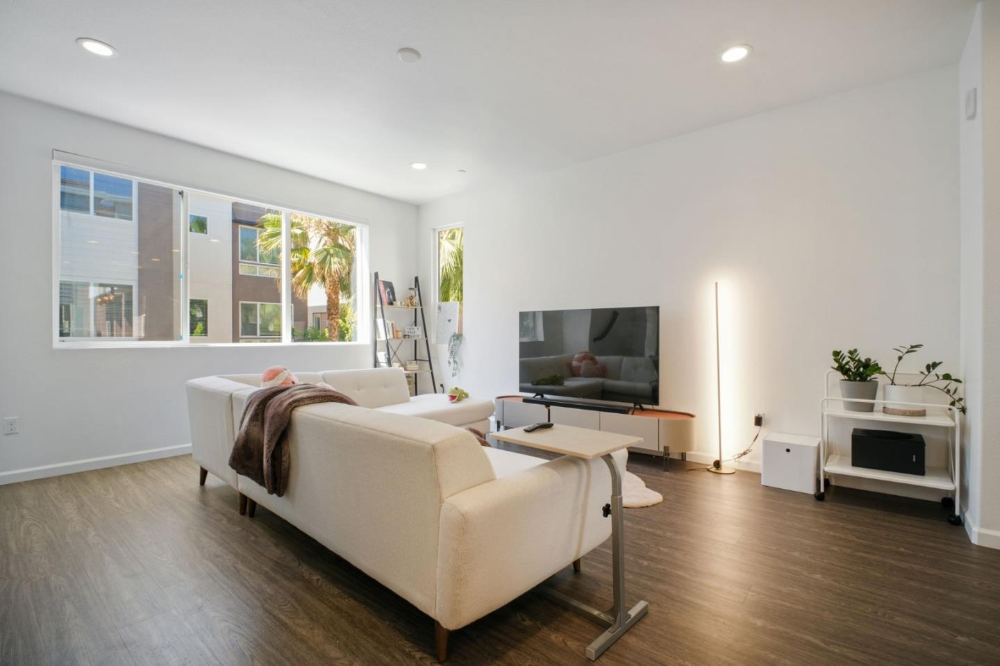 Detail Gallery Image 6 of 34 For 323 Flinder Pl, San Jose,  CA 95123 - 3 Beds | 2/2 Baths