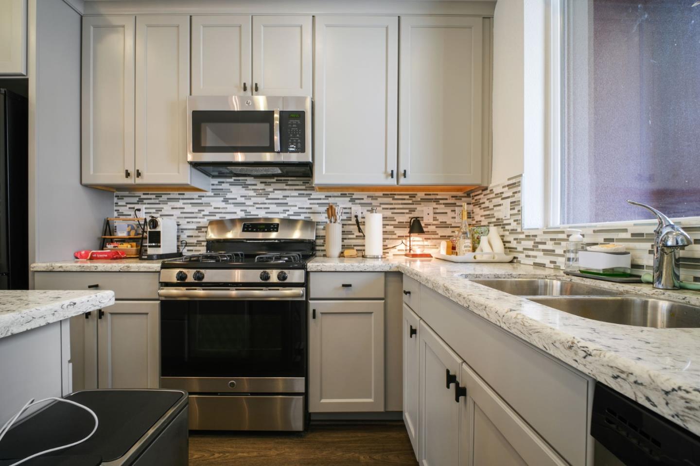 Detail Gallery Image 8 of 34 For 323 Flinder Pl, San Jose,  CA 95123 - 3 Beds | 2/2 Baths