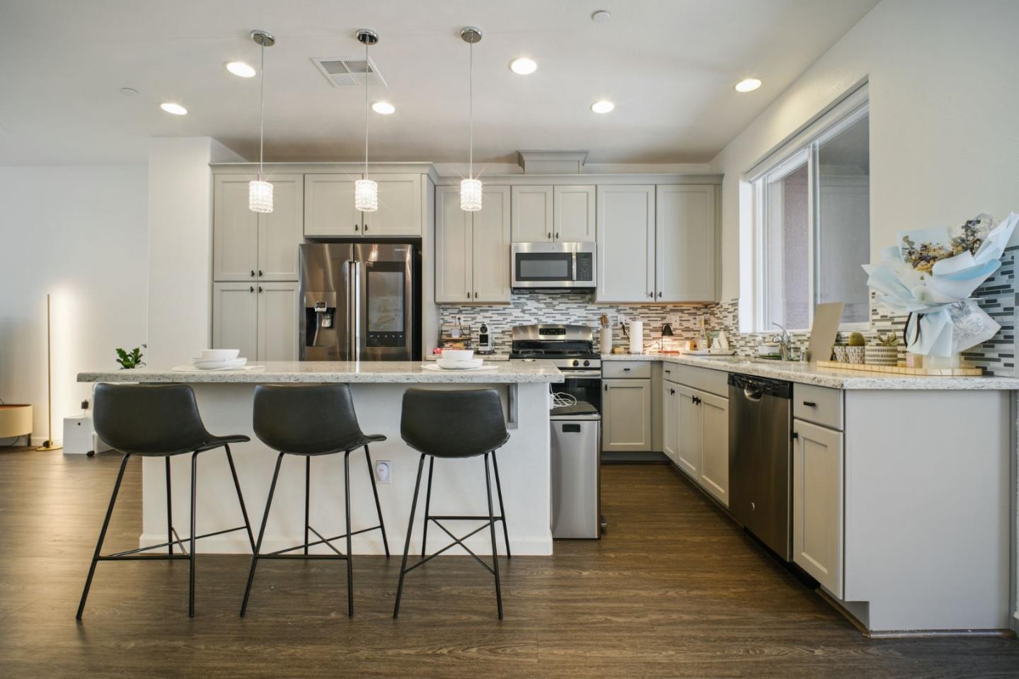 Detail Gallery Image 9 of 34 For 323 Flinder Pl, San Jose,  CA 95123 - 3 Beds | 2/2 Baths