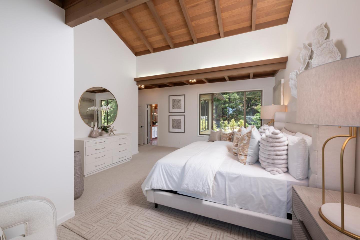 Detail Gallery Image 15 of 36 For 940 Hayne Rd, Hillsborough,  CA 94010 - 4 Beds | 4/1 Baths