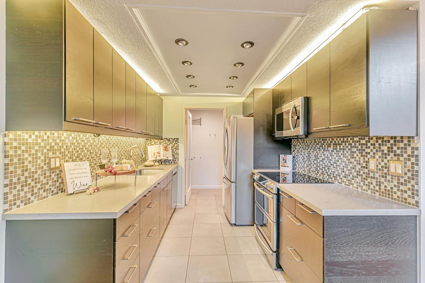Detail Gallery Image 10 of 36 For 7378 Tulare Hill Dr, San Jose,  CA 95139 - 2 Beds | 2/1 Baths