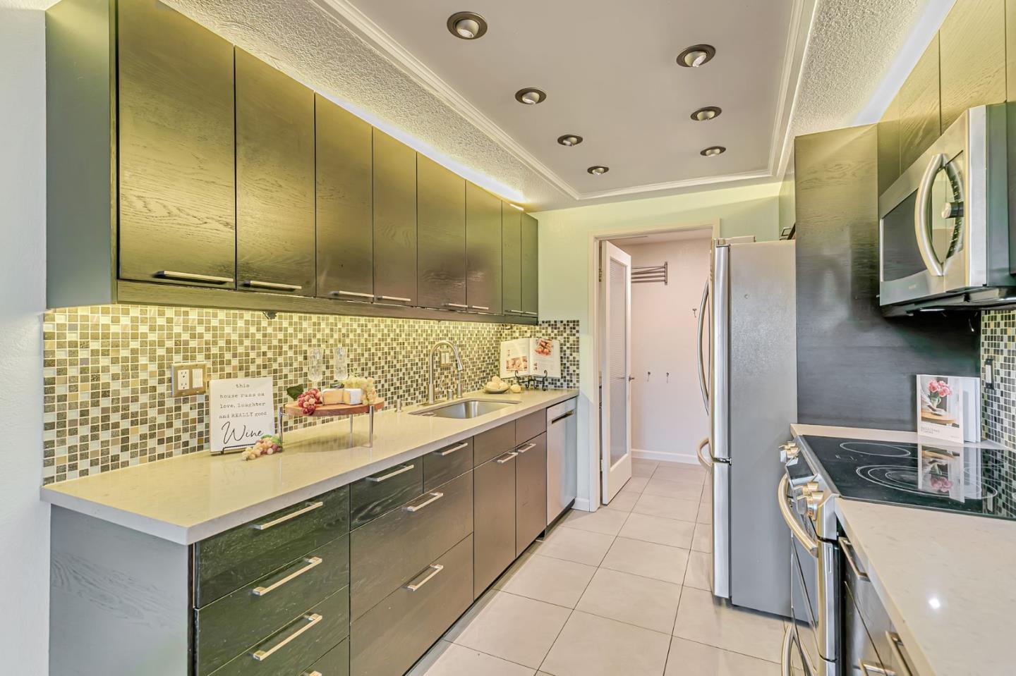 Detail Gallery Image 12 of 36 For 7378 Tulare Hill Dr, San Jose,  CA 95139 - 2 Beds | 2/1 Baths