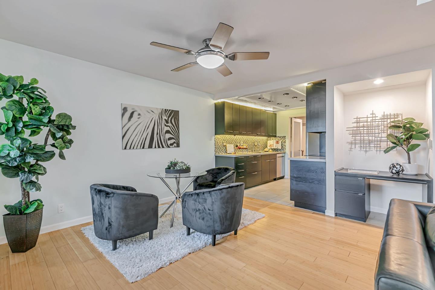 Detail Gallery Image 14 of 36 For 7378 Tulare Hill Dr, San Jose,  CA 95139 - 2 Beds | 2/1 Baths