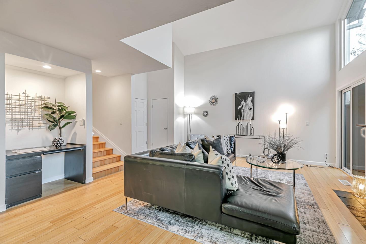 Detail Gallery Image 8 of 36 For 7378 Tulare Hill Dr, San Jose,  CA 95139 - 2 Beds | 2/1 Baths