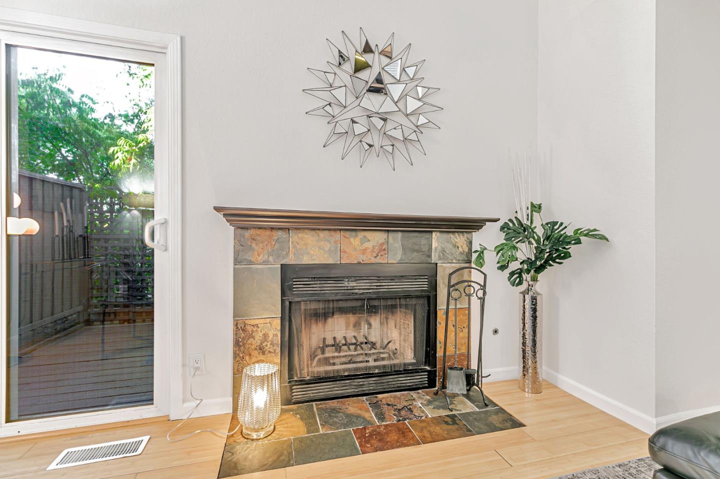 Detail Gallery Image 9 of 36 For 7378 Tulare Hill Dr, San Jose,  CA 95139 - 2 Beds | 2/1 Baths