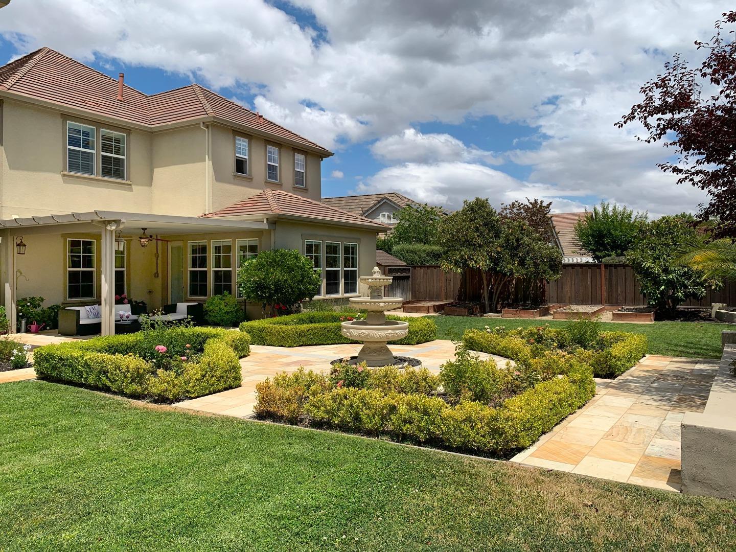 Detail Gallery Image 27 of 32 For 1322 Montrose Pl, Pleasanton,  CA 94566 - 7 Beds | 5/1 Baths