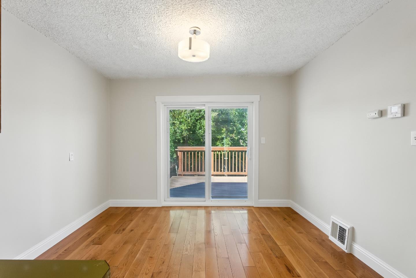 Detail Gallery Image 11 of 25 For 551 Green Ave, San Bruno,  CA 94066 - 2 Beds | 1 Baths
