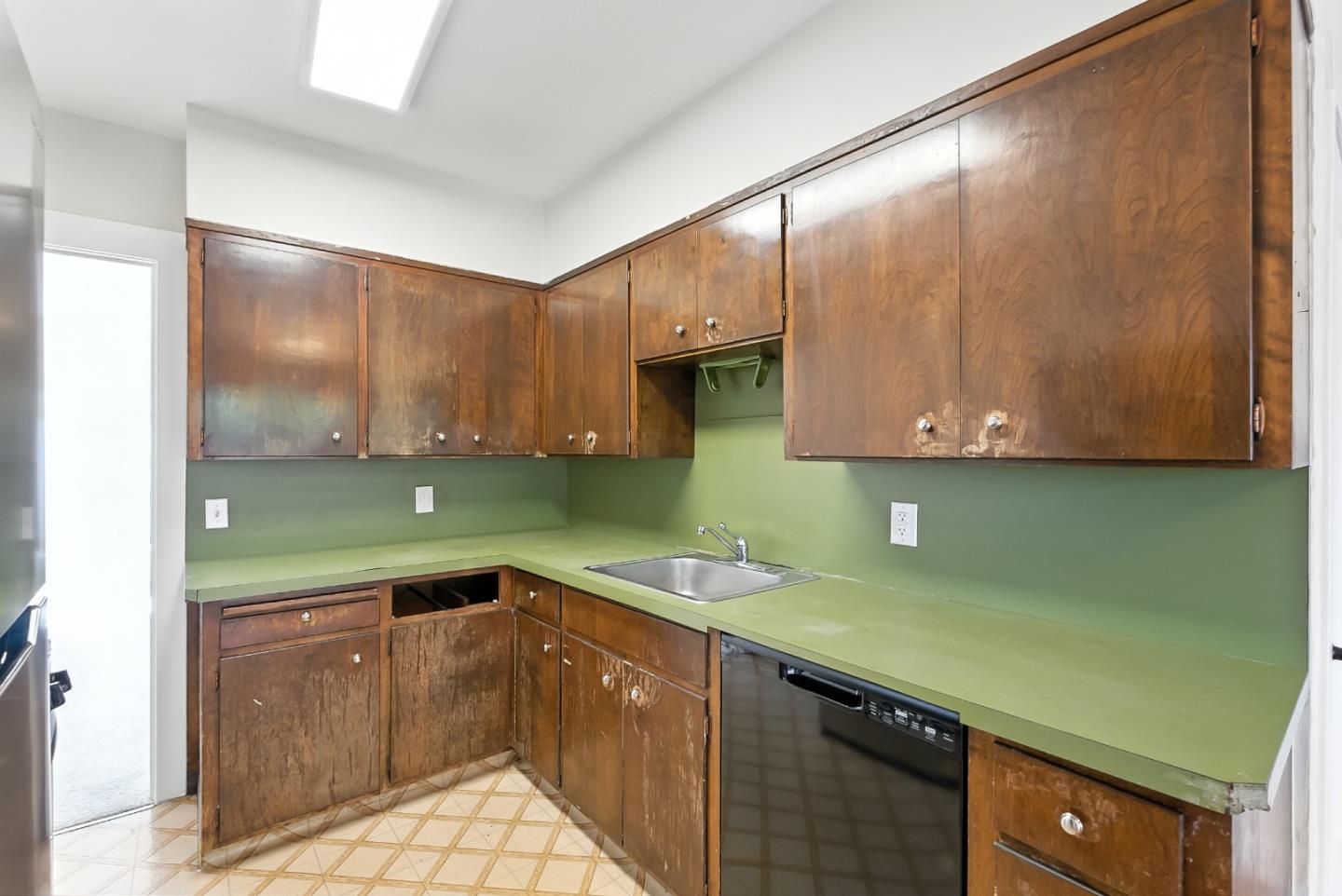 Detail Gallery Image 6 of 25 For 551 Green Ave, San Bruno,  CA 94066 - 2 Beds | 1 Baths