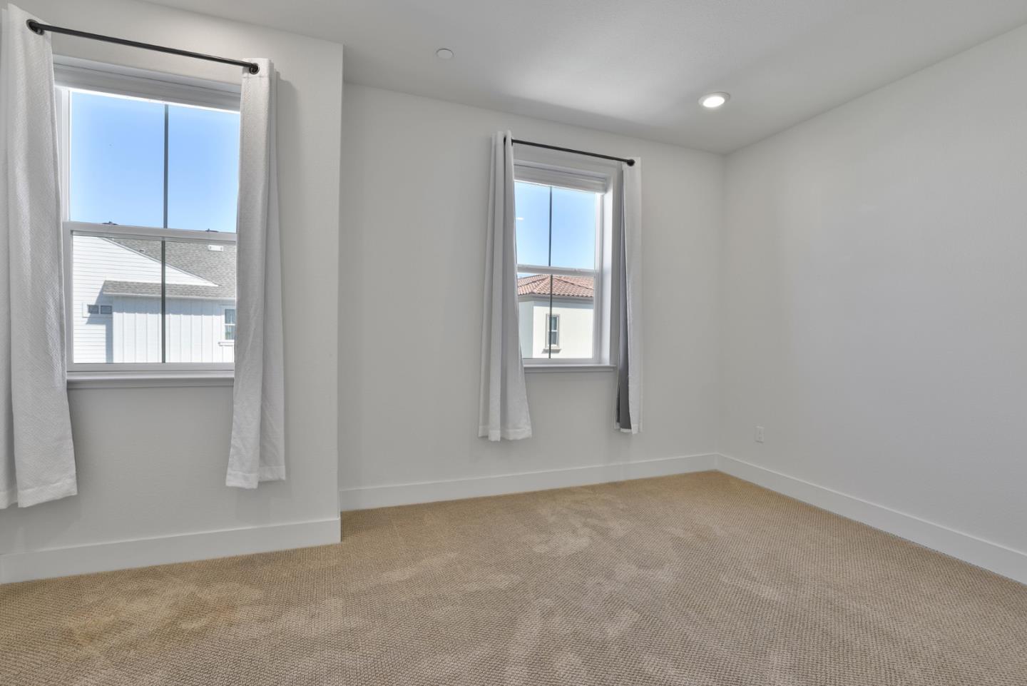 Detail Gallery Image 17 of 29 For 1435 El Camino Real, Santa Clara,  CA 95050 - 4 Beds | 3/1 Baths