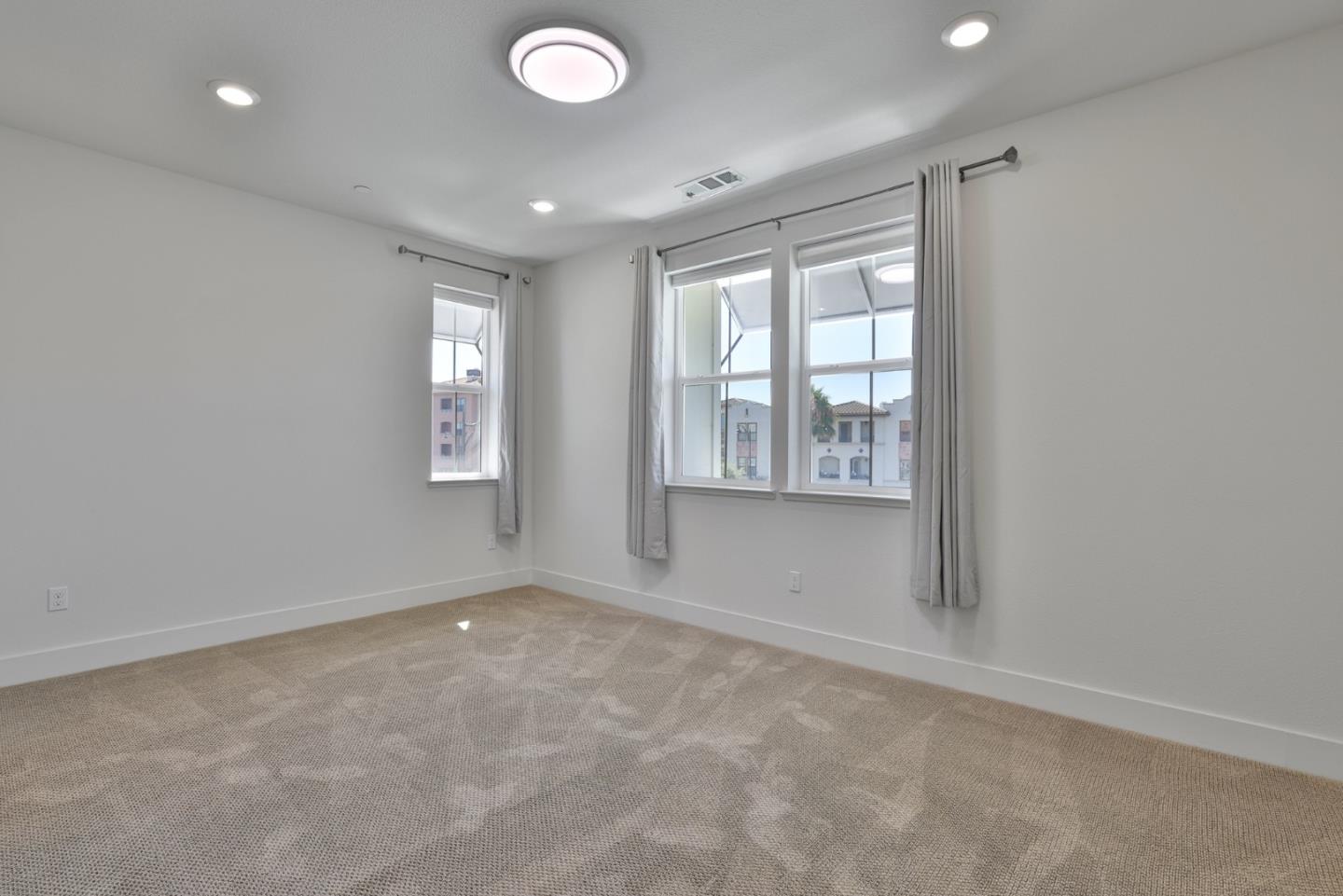 Detail Gallery Image 24 of 29 For 1435 El Camino Real, Santa Clara,  CA 95050 - 4 Beds | 3/1 Baths