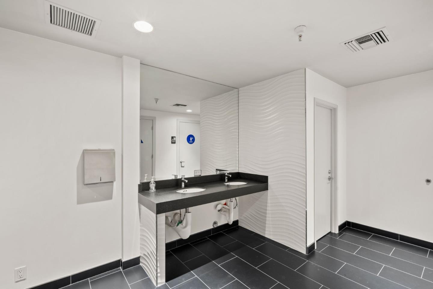 Detail Gallery Image 57 of 60 For 560 Waverley St, Palo Alto,  CA 94301 - – Beds | – Baths
