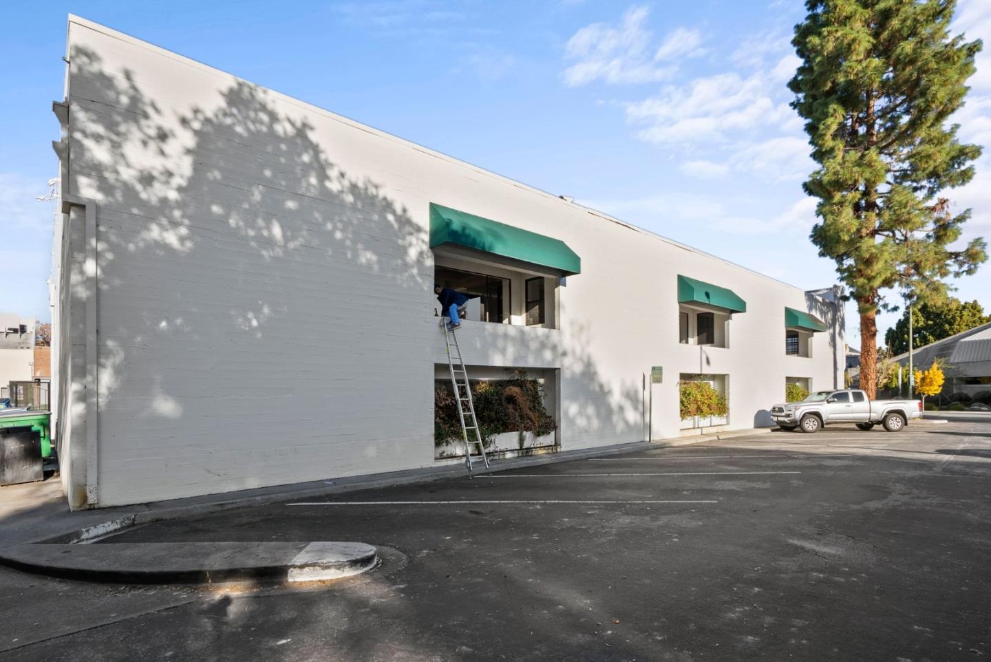 Detail Gallery Image 8 of 60 For 560 Waverley St, Palo Alto,  CA 94301 - – Beds | – Baths