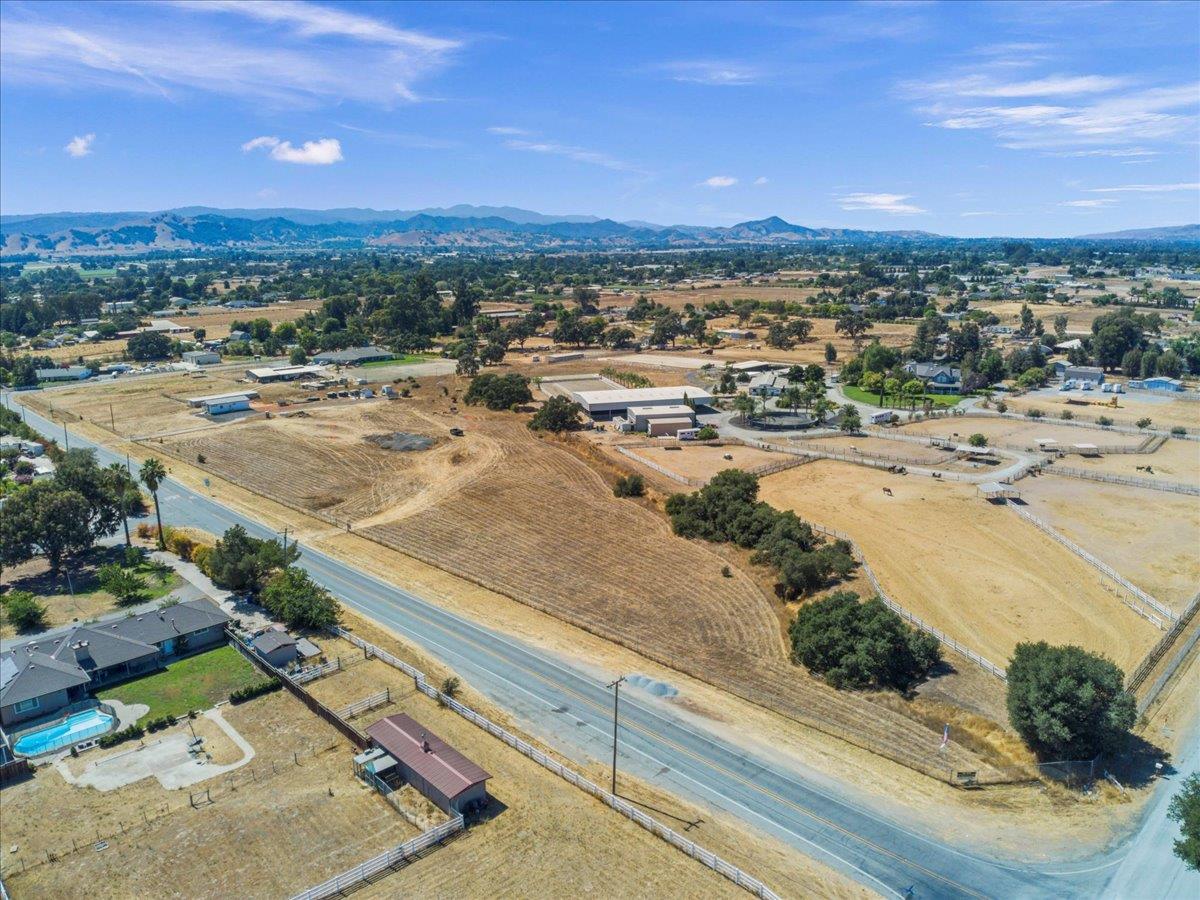 Detail Gallery Image 20 of 32 For 2055 Rucker Ave, Gilroy,  CA 95020 - 3 Beds | 2 Baths