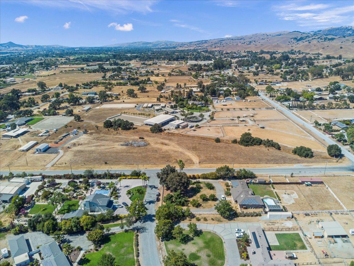 Detail Gallery Image 22 of 32 For 2055 Rucker Ave, Gilroy,  CA 95020 - 3 Beds | 2 Baths