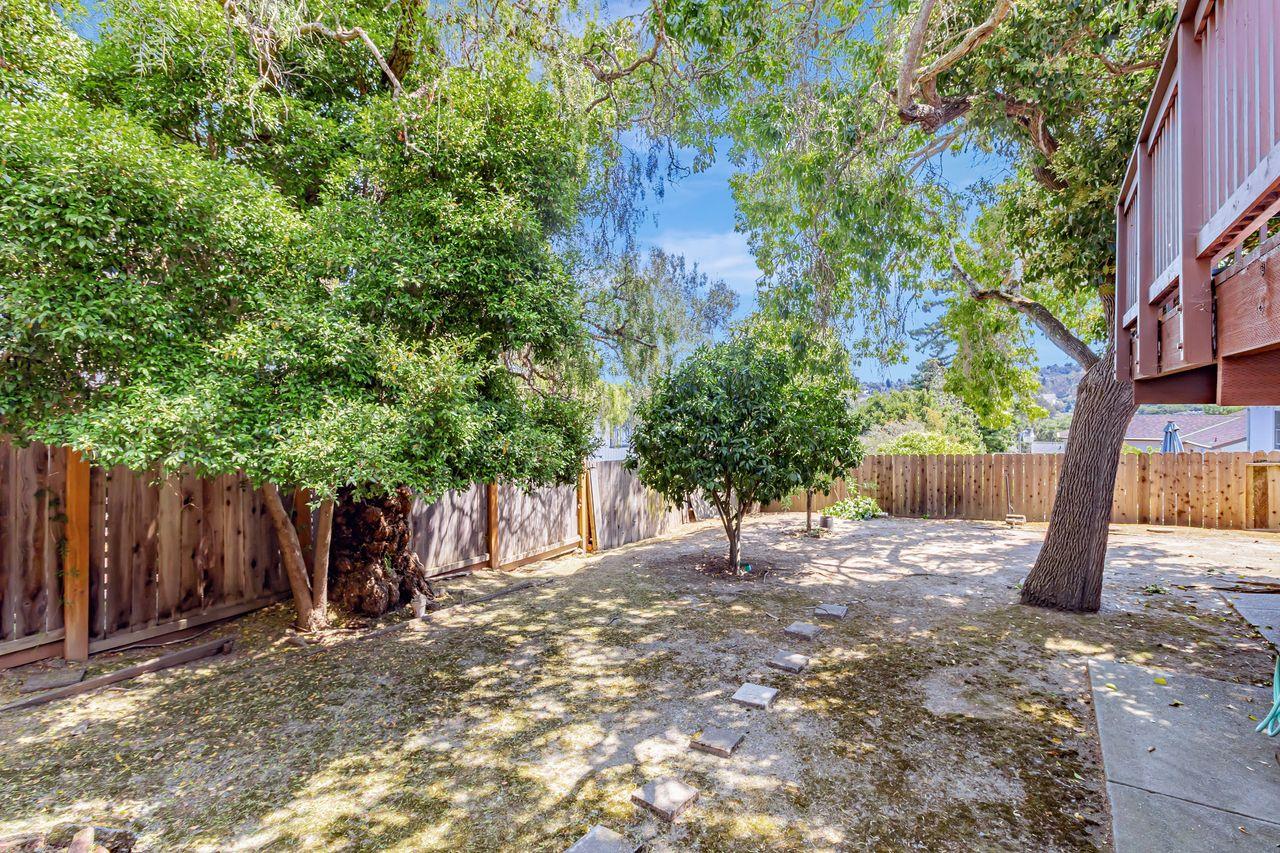 Detail Gallery Image 15 of 43 For 833 Alameda De Las Pulgas, Belmont,  CA 94002 - 2 Beds | 1 Baths