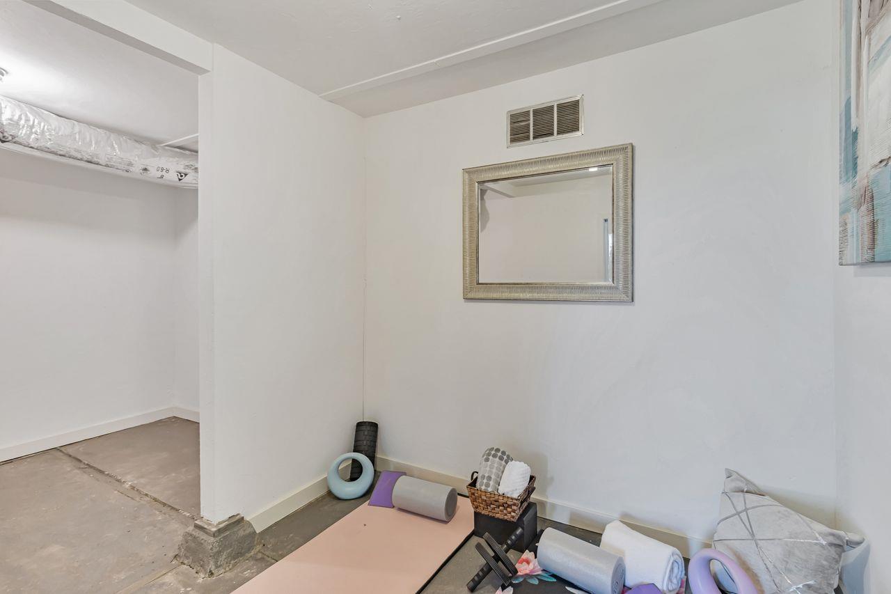 Detail Gallery Image 27 of 43 For 833 Alameda De Las Pulgas, Belmont,  CA 94002 - 2 Beds | 1 Baths