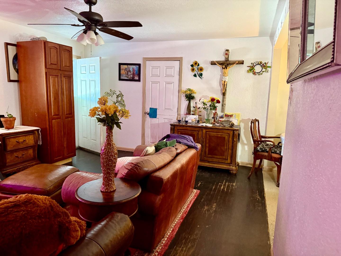 Detail Gallery Image 2 of 9 For 2380 Ralmar Ave, East Palo Alto,  CA 94303 - 2 Beds | 1 Baths