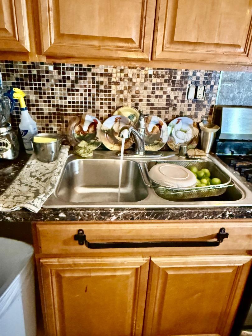 Detail Gallery Image 5 of 9 For 2380 Ralmar Ave, East Palo Alto,  CA 94303 - 2 Beds | 1 Baths