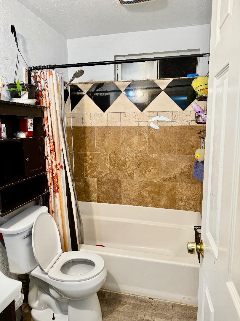Detail Gallery Image 9 of 9 For 2380 Ralmar Ave, East Palo Alto,  CA 94303 - 2 Beds | 1 Baths