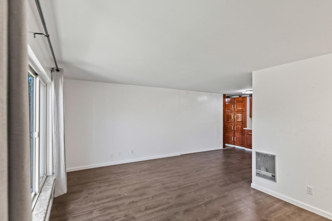 Detail Gallery Image 7 of 26 For 4425 Norwalk Dr #2,  San Jose,  CA 95129 - 2 Beds | 1/1 Baths