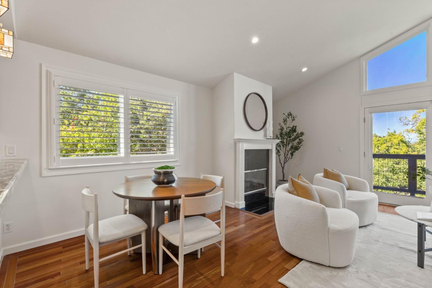 Detail Gallery Image 11 of 28 For 875 Sunset Dr, San Carlos,  CA 94070 - 3 Beds | 2/1 Baths