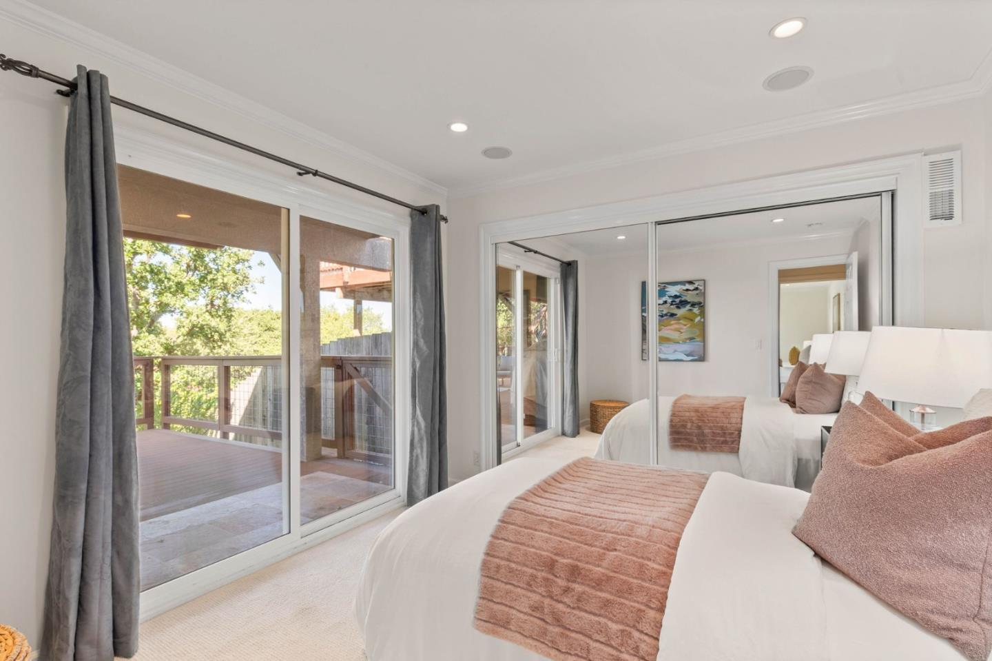 Detail Gallery Image 19 of 28 For 875 Sunset Dr, San Carlos,  CA 94070 - 3 Beds | 2/1 Baths