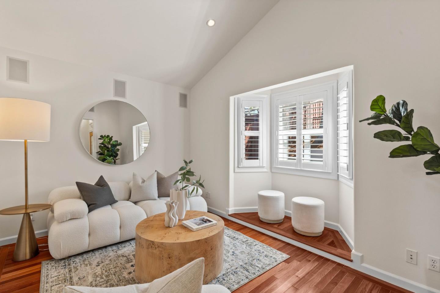 Detail Gallery Image 4 of 28 For 875 Sunset Dr, San Carlos,  CA 94070 - 3 Beds | 2/1 Baths