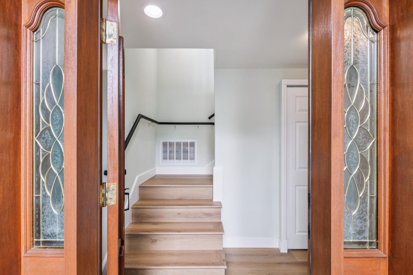 Detail Gallery Image 10 of 120 For 276 Seneca Ave, San Francisco,  CA 94112 - 5 Beds | 5 Baths