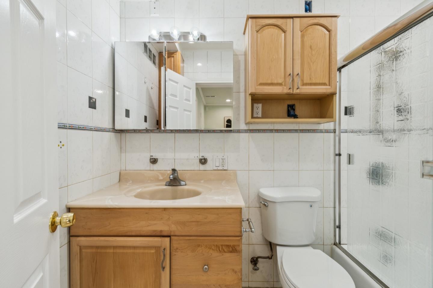 Detail Gallery Image 102 of 120 For 276 Seneca Ave, San Francisco,  CA 94112 - 5 Beds | 5 Baths