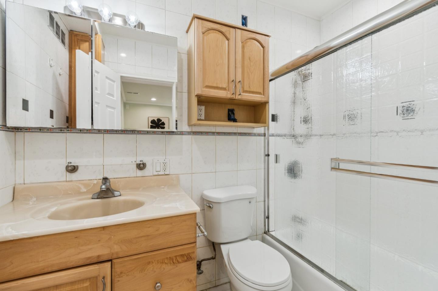 Detail Gallery Image 103 of 120 For 276 Seneca Ave, San Francisco,  CA 94112 - 5 Beds | 5 Baths