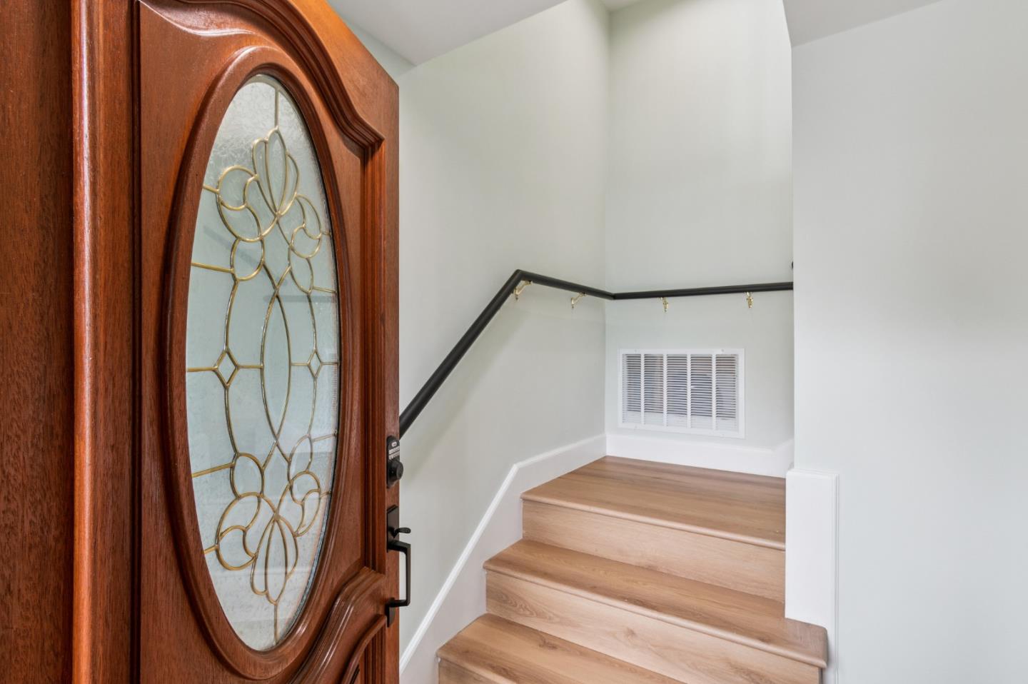 Detail Gallery Image 11 of 120 For 276 Seneca Ave, San Francisco,  CA 94112 - 5 Beds | 5 Baths