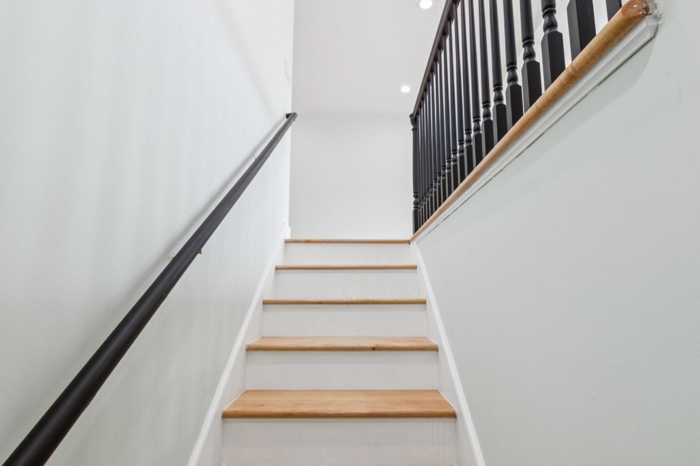 Detail Gallery Image 12 of 120 For 276 Seneca Ave, San Francisco,  CA 94112 - 5 Beds | 5 Baths