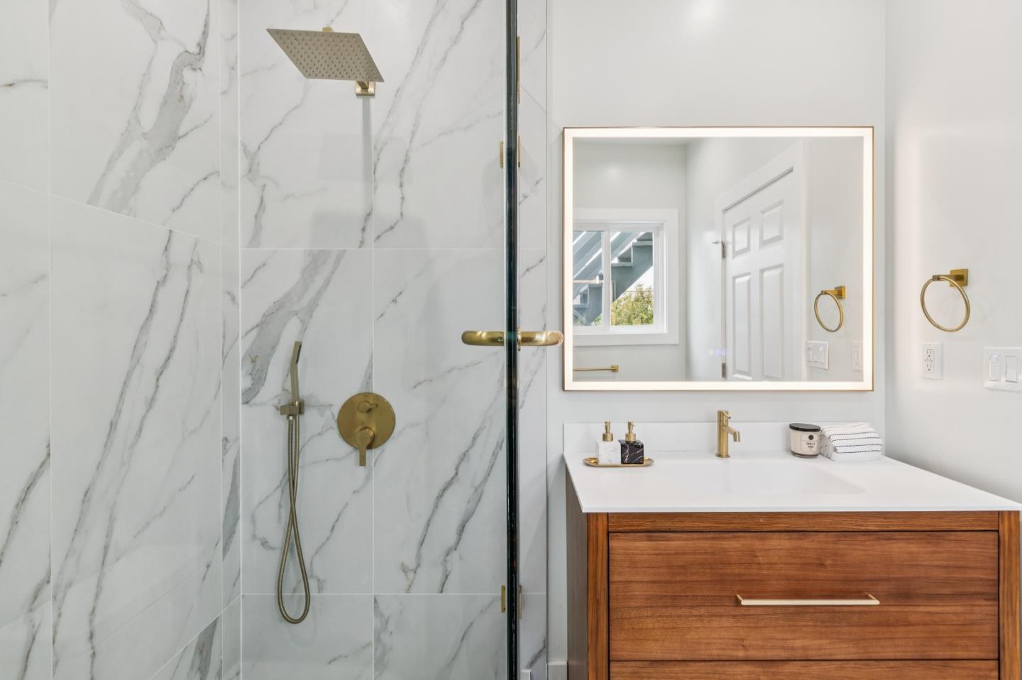 Detail Gallery Image 39 of 120 For 276 Seneca Ave, San Francisco,  CA 94112 - 5 Beds | 5 Baths