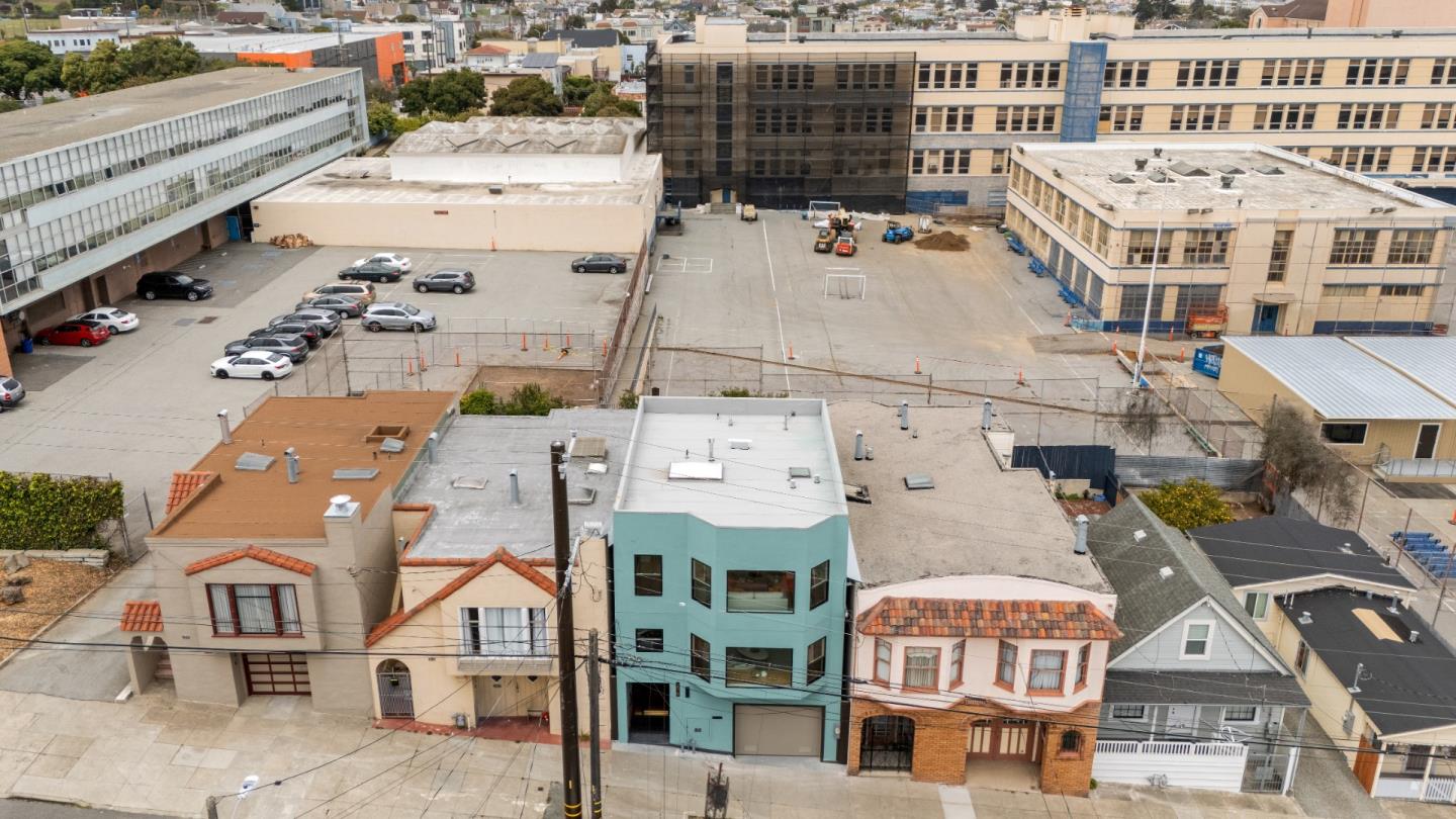 Detail Gallery Image 6 of 120 For 276 Seneca Ave, San Francisco,  CA 94112 - 5 Beds | 5 Baths