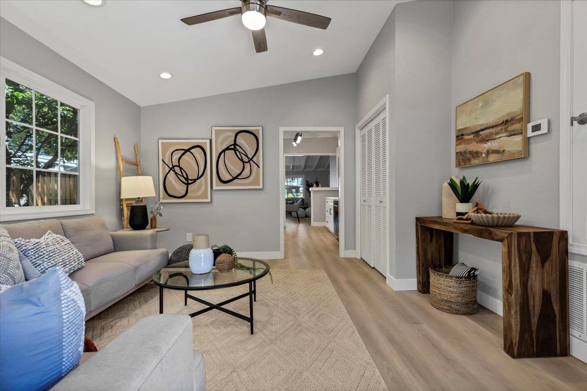 Detail Gallery Image 14 of 27 For 1789 Elsie Ave, Mountain View,  CA 94043 - 3 Beds | 2 Baths