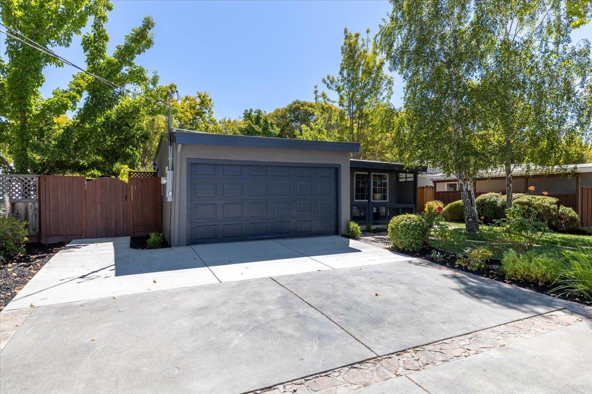 Detail Gallery Image 2 of 27 For 1789 Elsie Ave, Mountain View,  CA 94043 - 3 Beds | 2 Baths