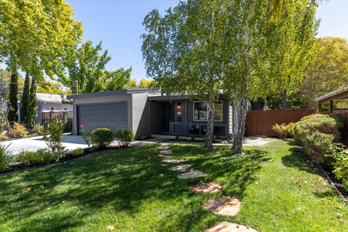Detail Gallery Image 3 of 27 For 1789 Elsie Ave, Mountain View,  CA 94043 - 3 Beds | 2 Baths
