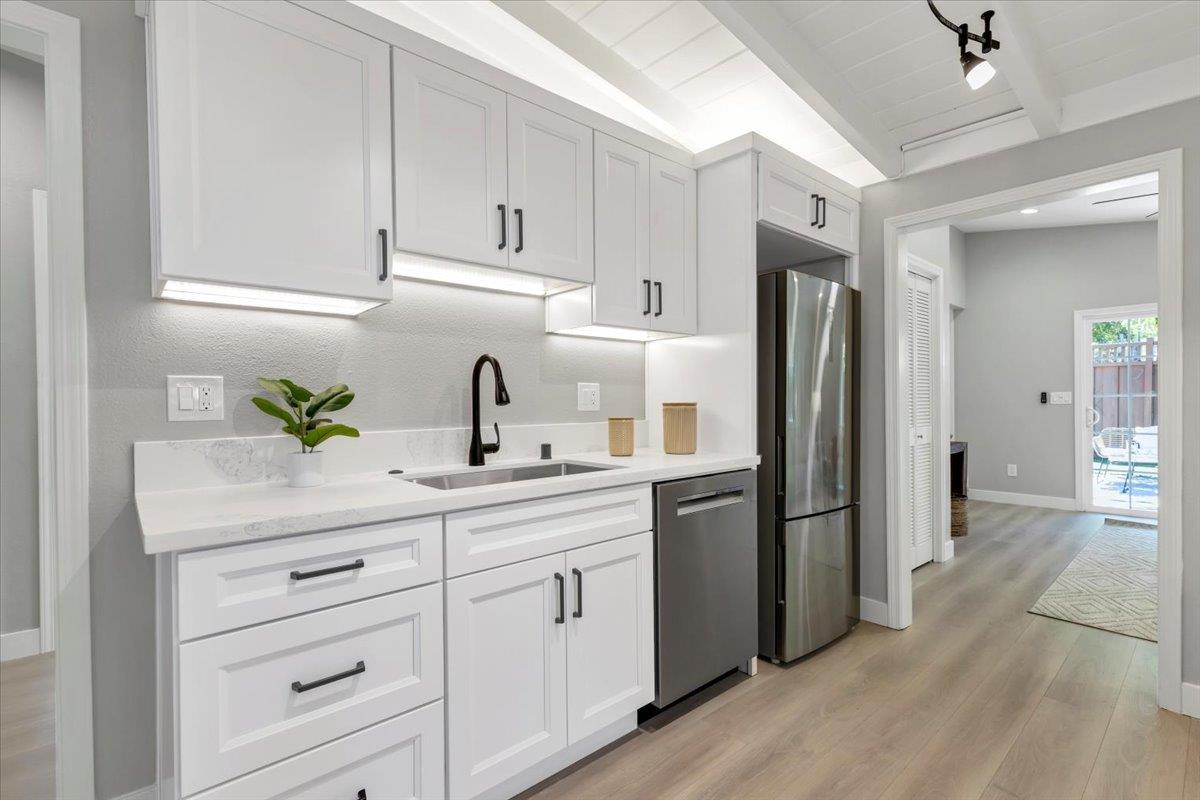 Detail Gallery Image 9 of 27 For 1789 Elsie Ave, Mountain View,  CA 94043 - 3 Beds | 2 Baths