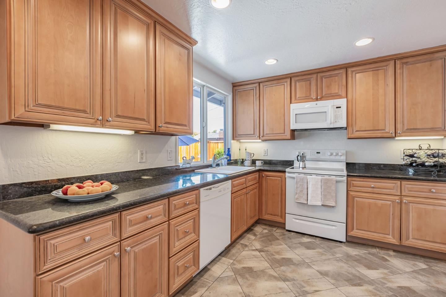 Detail Gallery Image 8 of 35 For 4848 Anna Dr, San Jose,  CA 95124 - 3 Beds | 2 Baths